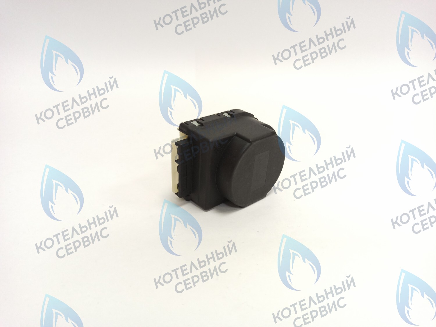 Сервопривод (мотор) трехходового клапана 10мм 220/240v ARISTON