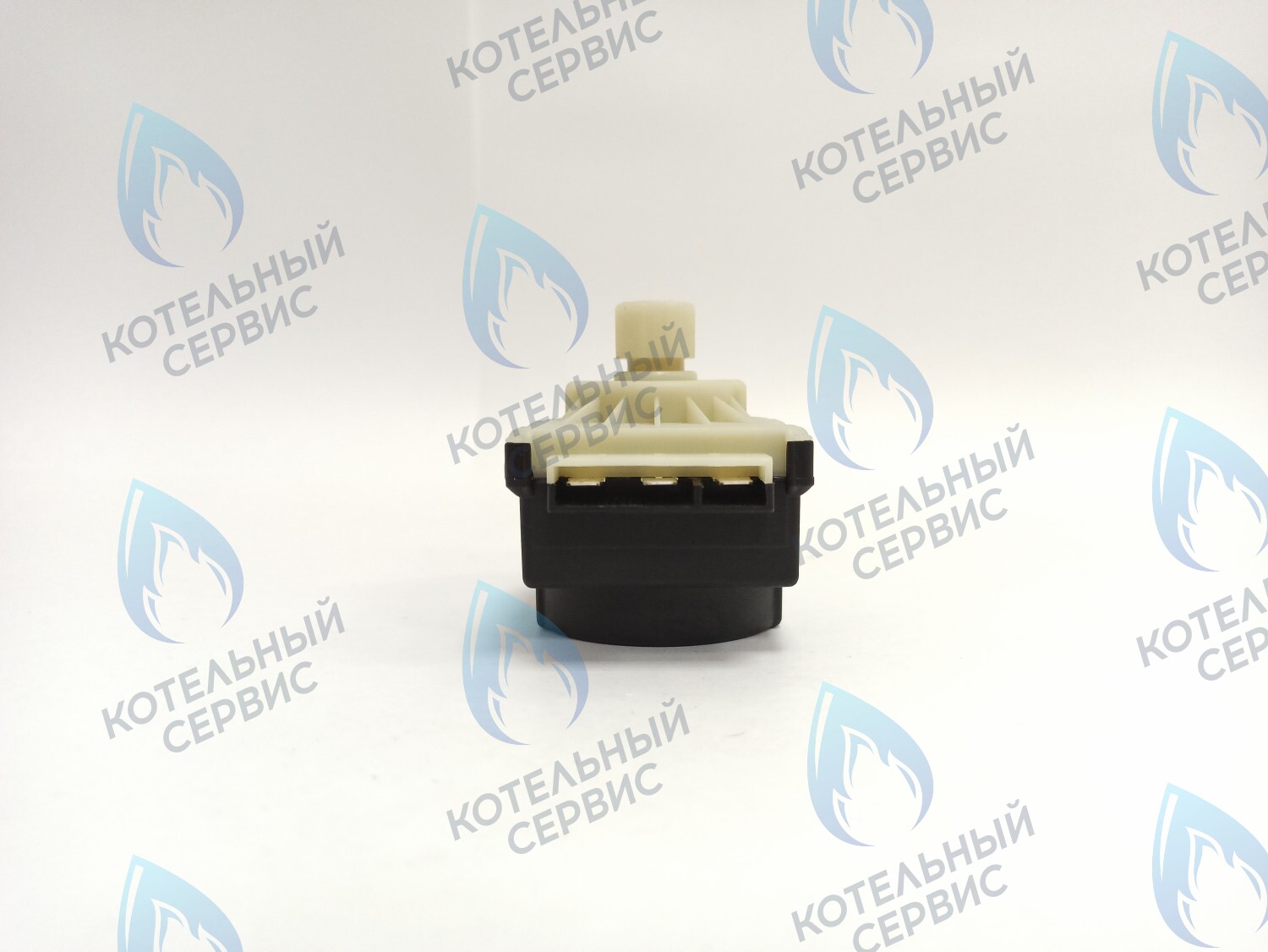 Сервопривод (мотор) трехходового клапана 10мм 220/240v ARISTON