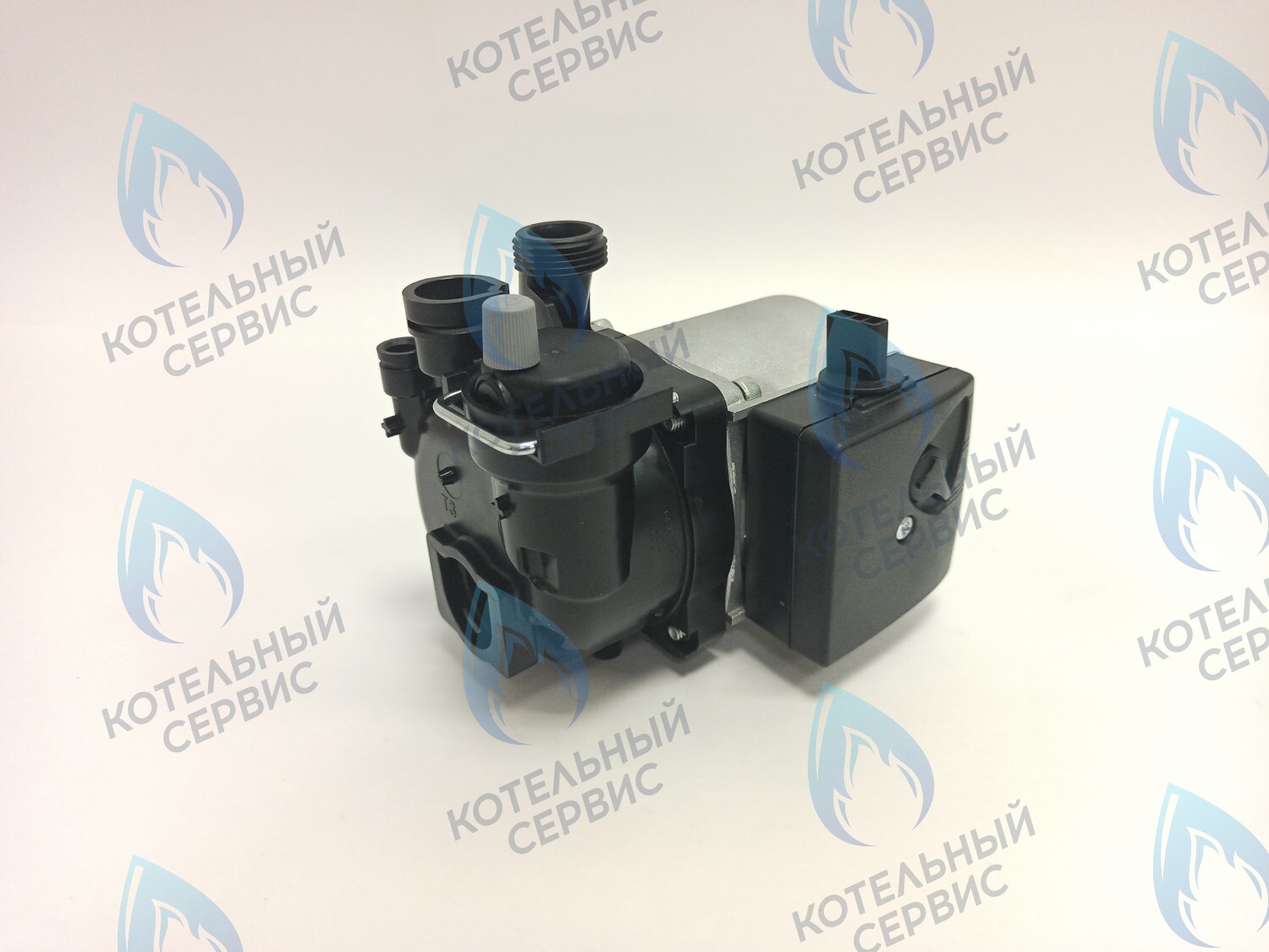 Насос циркуляционный GRUNDFOS 15-60 BOSCH WBN2000/WBN6000, BUDERUS U072 (87186450600)