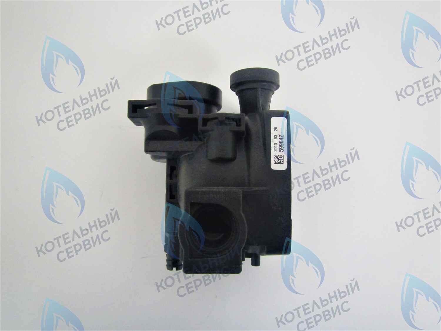 Улитка циркуляционного насоса (отверстие сзади, два справа сбоку) FERROLI под насос GRUNDFOS (G30CCW) (без воздухоотводчика)