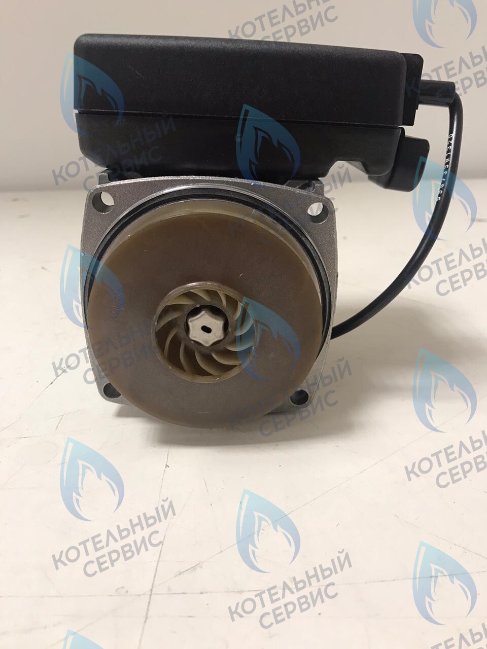 Циркуляционный насос UPER0 15-70 для конденсационного котла De Dietrich MCA 35, (против часовой стрелки) (колесо 72/30мм)