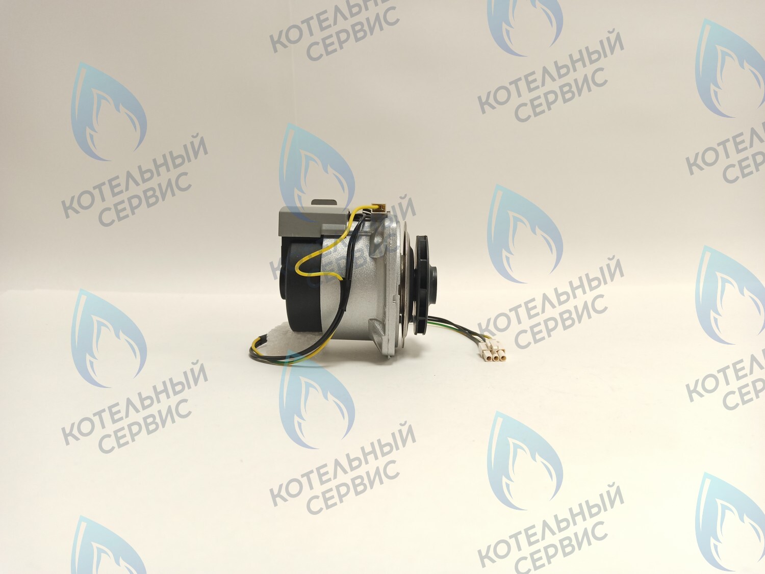 Двигатель насоса (черный пластик) (без улитки, с терминалом) (12/5, 15/5) аналог WILO 82w INTMSL15/5 HE-1 (21мм по часовой)