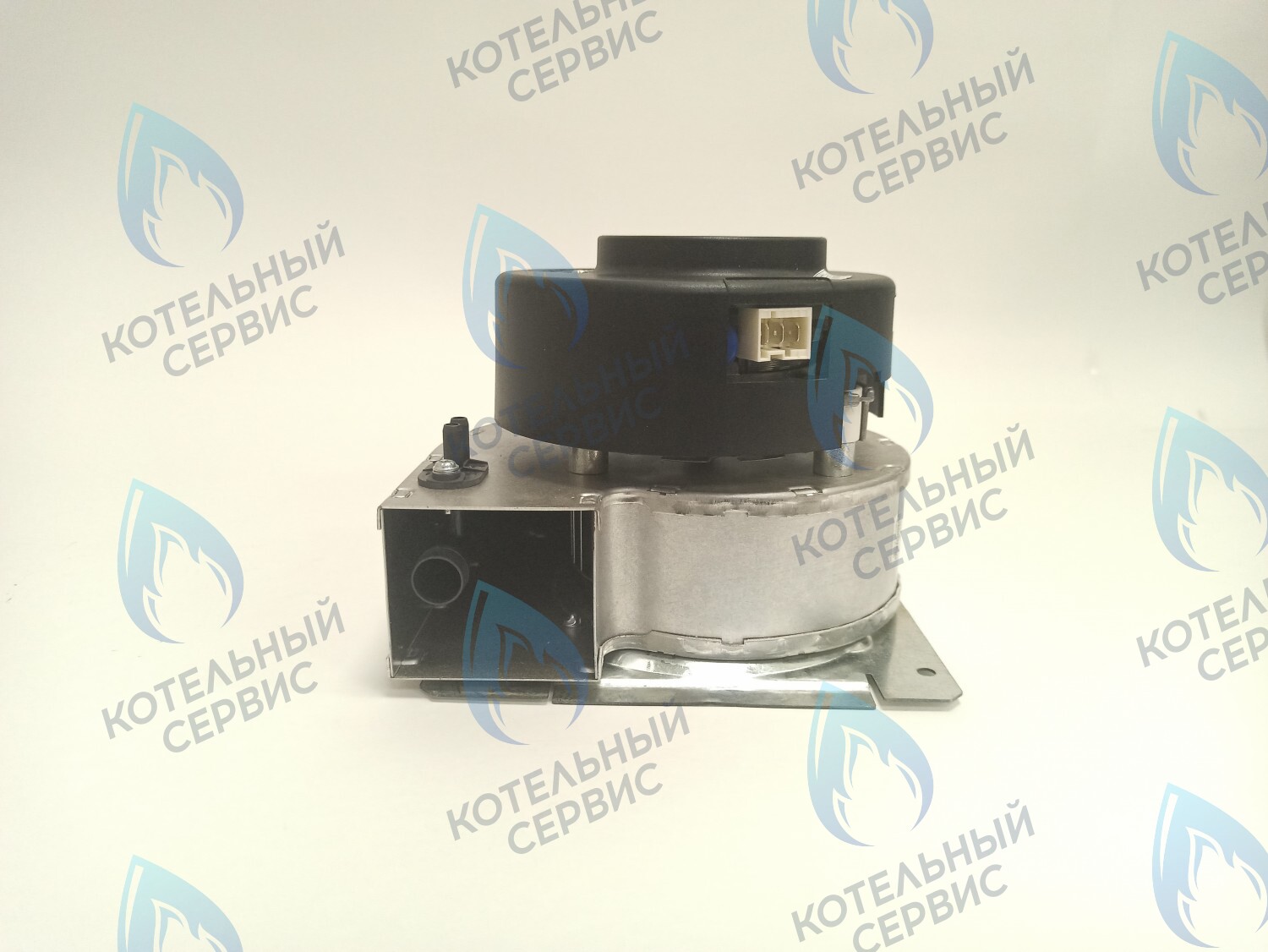 Вентилятор VAILLANT turboTEC 36kW 190262 (в комплекте с монтажной пластиной)