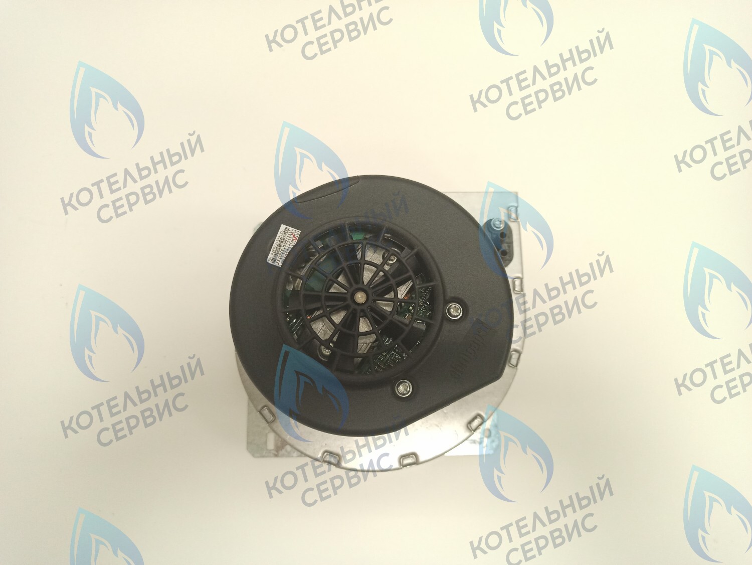 Вентилятор VAILLANT turboTEC 36kW 190262 (в комплекте с монтажной пластиной)