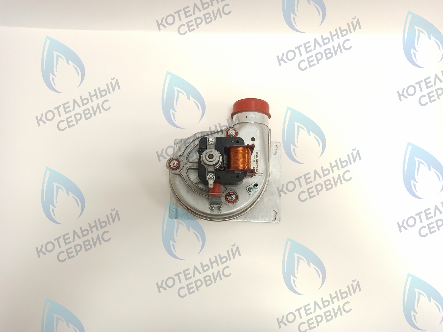 Вентилятор для котлов 24 кВт Polykraft Alpine Light с красными патрубками отбора (47W)